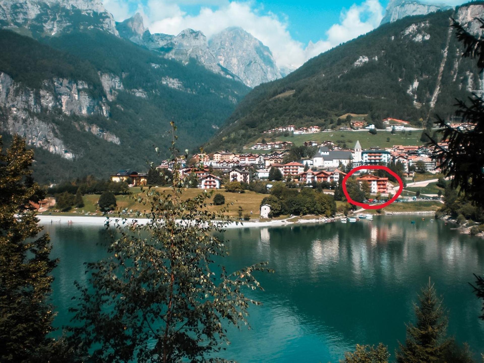 Attico Con Vista Sul Lago E Montagne A Molveno Exterior photo